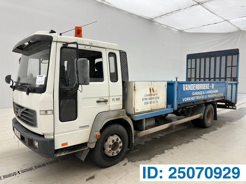 Volvo FL 180 - 翻斗车:图1 Volvo FL 180 - 翻斗车:图1