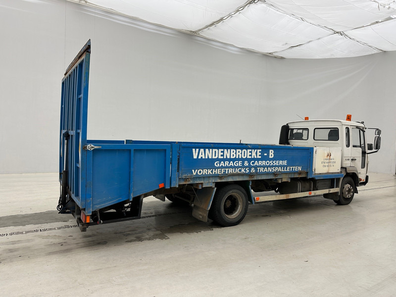 Volvo FL 180 - 翻斗车:图4 Volvo FL 180 - 翻斗车:图4