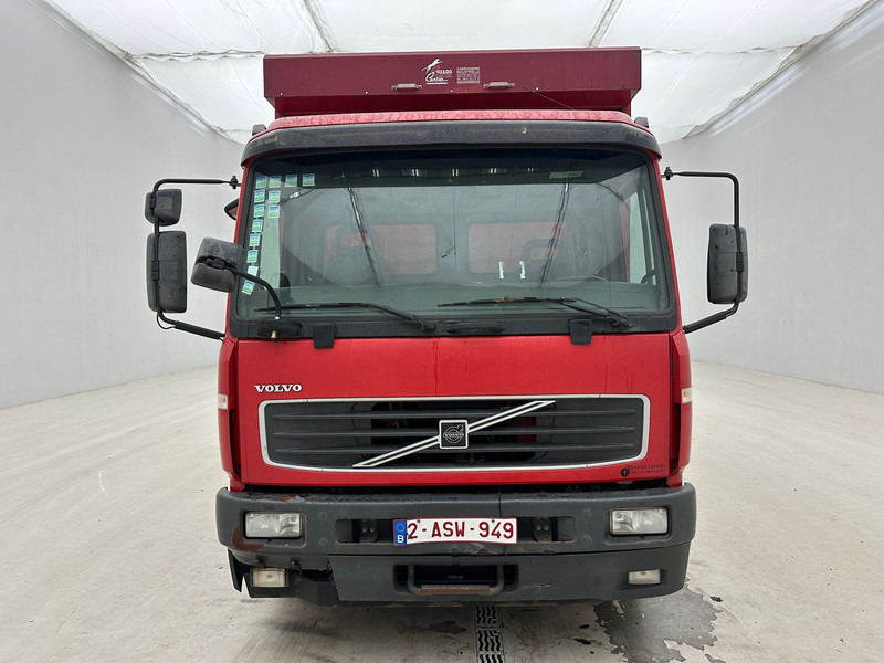 Volvo FL 220 - 侧帘卡车:图2 Volvo FL 220 - 侧帘卡车:图2