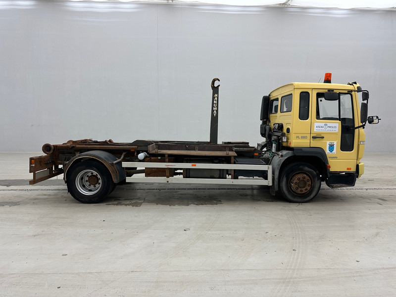 Volvo FL 220 - 吊钩升降车:图4 Volvo FL 220 - 吊钩升降车:图4