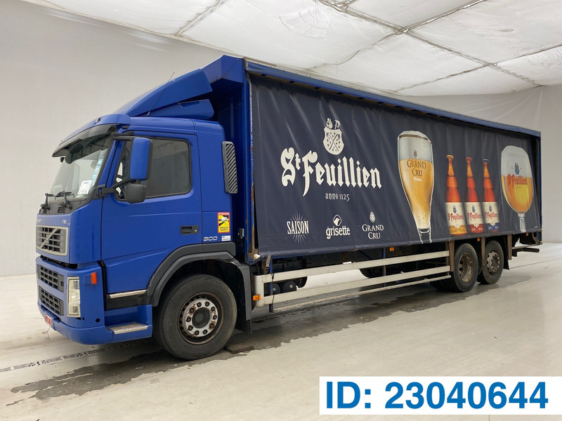 Volvo FM 300 - 6x2 - 侧帘卡车:图1 Volvo FM 300 - 6x2 - 侧帘卡车:图1