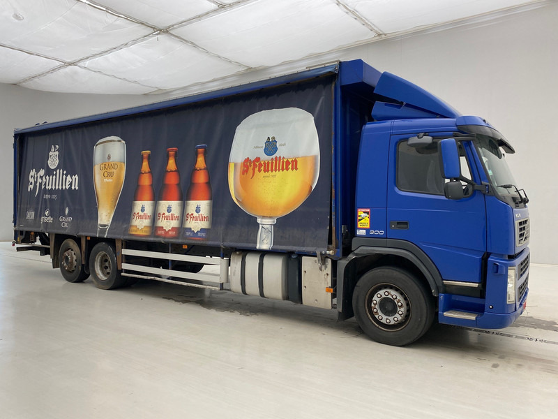 Volvo FM 300 - 6x2 - 侧帘卡车:图3 Volvo FM 300 - 6x2 - 侧帘卡车:图3