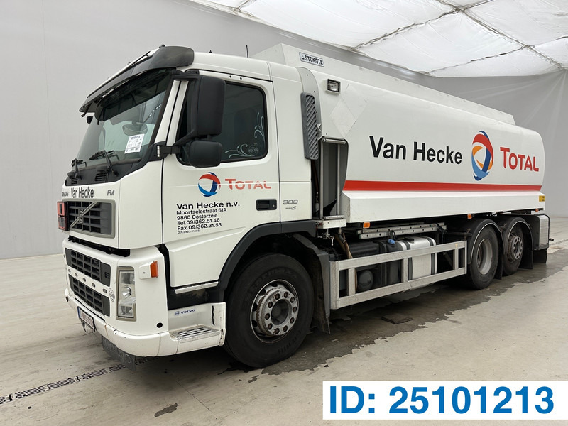 Volvo FM 300 - 6x2 - 罐车:图1 Volvo FM 300 - 6x2 - 罐车:图1