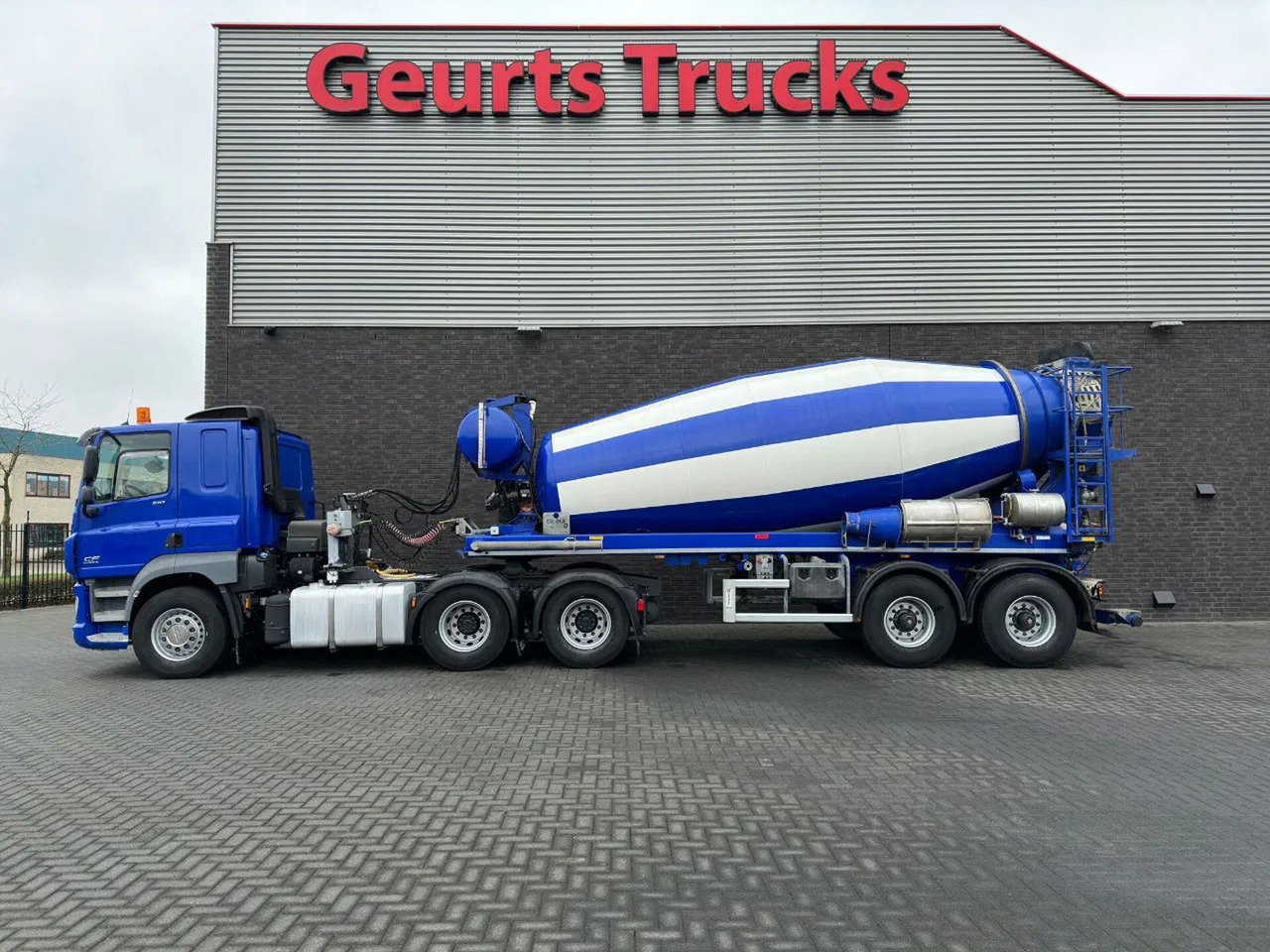 DAF CF 510 6X4 + DE BUF ST2 2-ASSIGE 10M3 CONCRE - 牵引车:图1 DAF CF 510 6X4 + DE BUF ST2 2-ASSIGE 10M3 CONCRE - 牵引车:图1