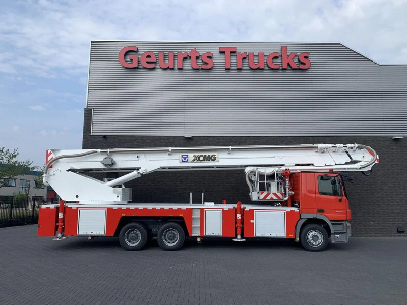 Mercedes-Benz Actros 3332 6X4 XCMG DG53C FIRE FIGTHING PLATFORM 53 METER - 卡车:图4 Mercedes-Benz Actros 3332 6X4 XCMG DG53C FIRE FIGTHING PLATFORM 53 METER - 卡车:图4