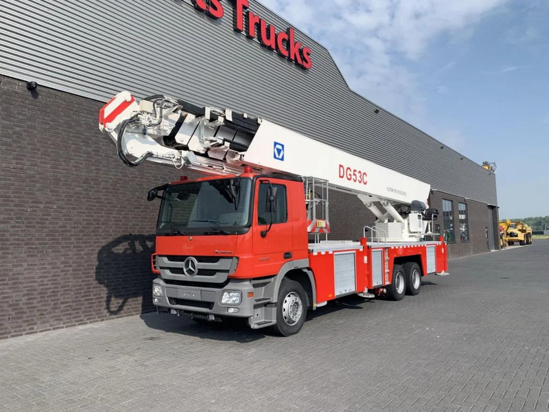 Mercedes-Benz Actros 3332 6X4 XCMG DG53C FIRE FIGTHING PLATFORM 53 METER - 卡车:图2 Mercedes-Benz Actros 3332 6X4 XCMG DG53C FIRE FIGTHING PLATFORM 53 METER - 卡车:图2