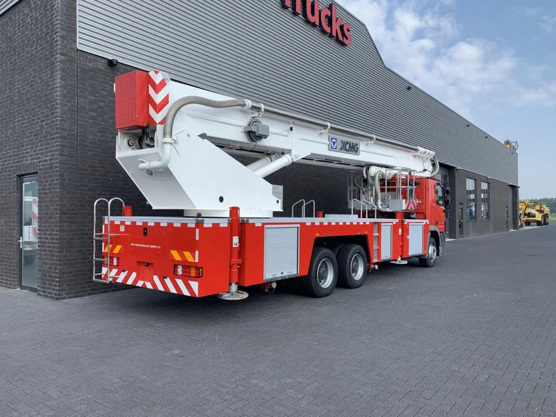 Mercedes-Benz Actros 3332 6X4 XCMG DG53C FIRE FIGTHING PLATFORM 53 METER - 卡车:图5 Mercedes-Benz Actros 3332 6X4 XCMG DG53C FIRE FIGTHING PLATFORM 53 METER - 卡车:图5