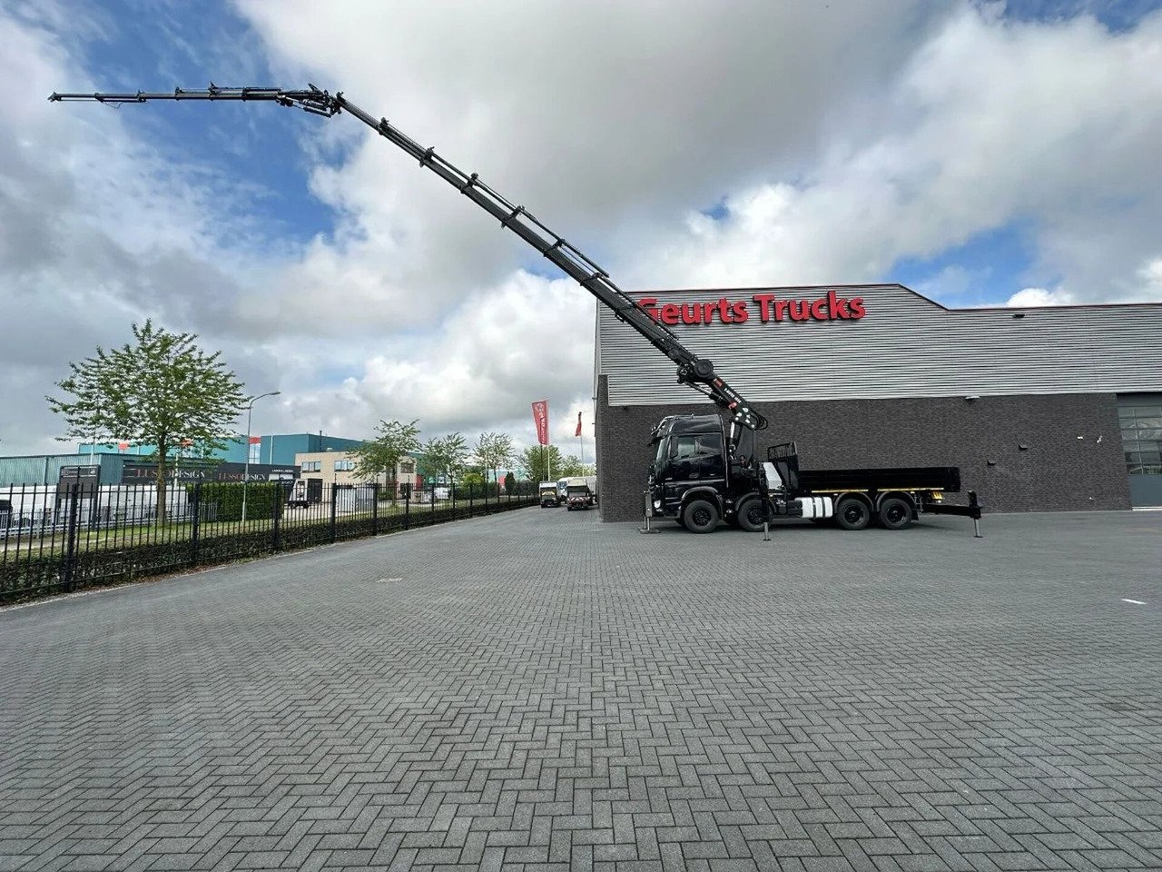 Mercedes-Benz Arocs 3251 8X4 + HIAB 1058 E-8 + JIB 150X-6 JDC - 起重车:图4 Mercedes-Benz Arocs 3251 8X4 + HIAB 1058 E-8 + JIB 150X-6 JDC - 起重车:图4