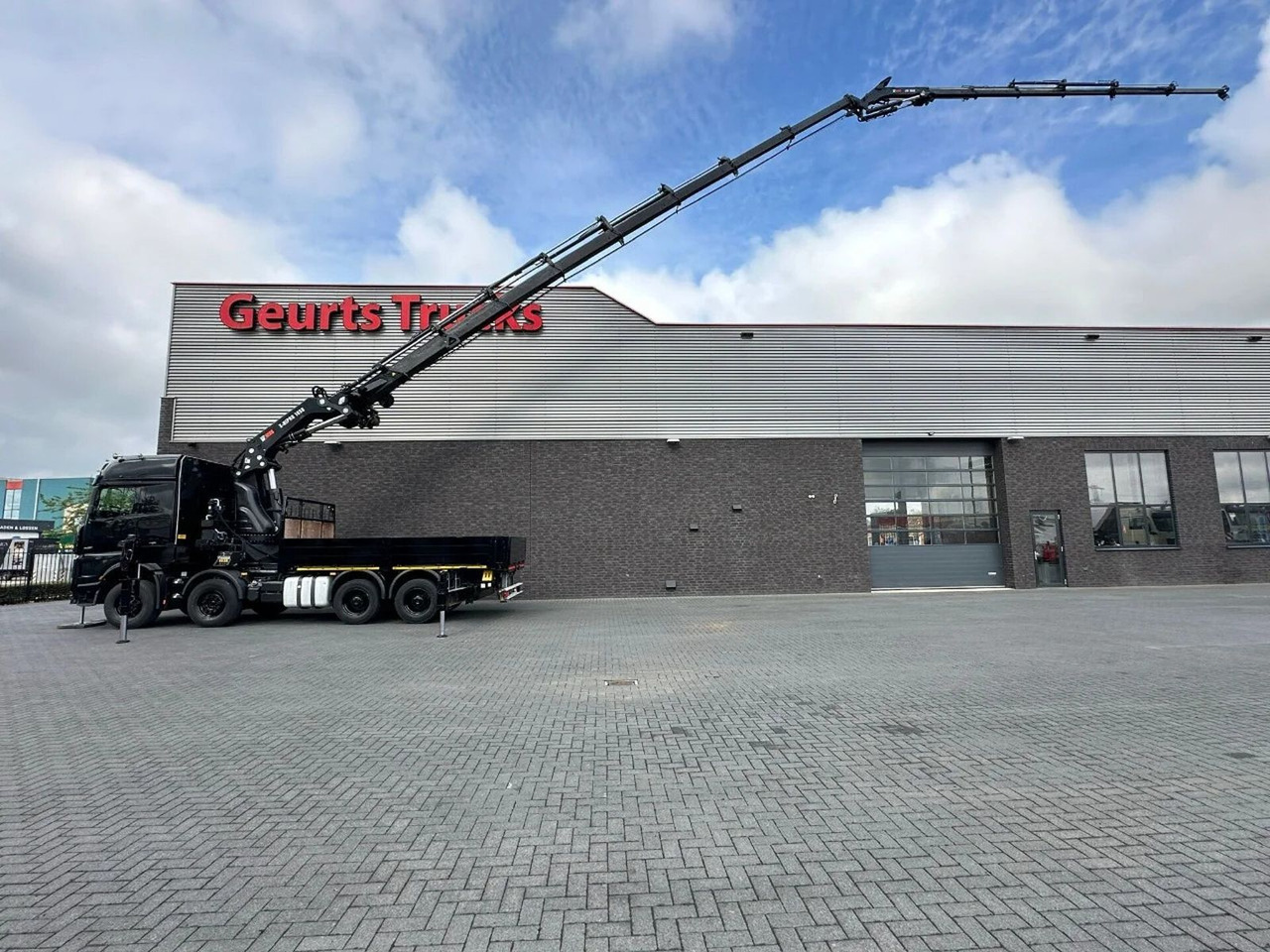 Mercedes-Benz Arocs 3251 8X4 + HIAB 1058 E-8 + JIB 150X-6 JDC - 起重车:图1 Mercedes-Benz Arocs 3251 8X4 + HIAB 1058 E-8 + JIB 150X-6 JDC - 起重车:图1