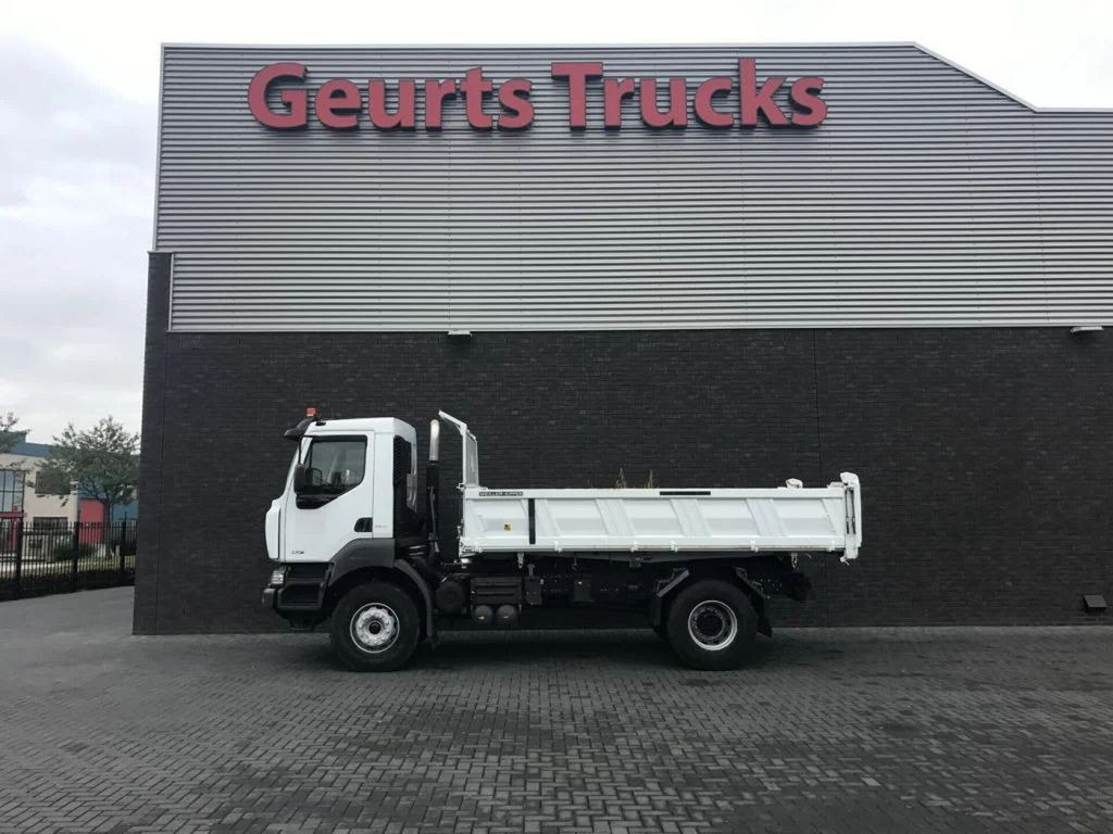 Renault Kerax 330 DXI 4X2 KIPPER/TIPPER ONLY 27.000 KM ! - 翻斗车:图1 Renault Kerax 330 DXI 4X2 KIPPER/TIPPER ONLY 27.000 KM ! - 翻斗车:图1