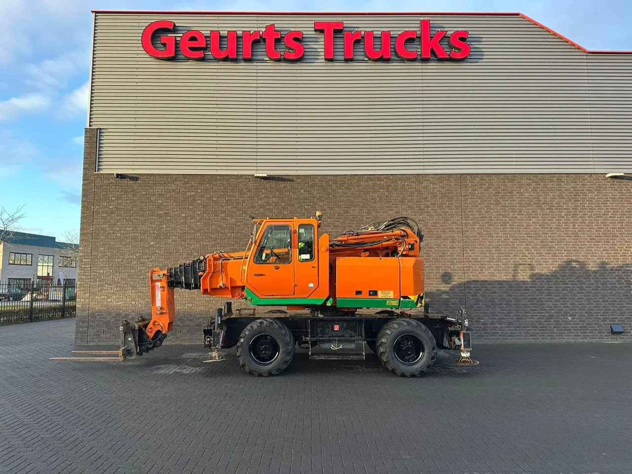 Sennebogen 608 MULTICRANE/ROUGH TERRAIN CRANE + JIB - 塔式起重机:图4 Sennebogen 608 MULTICRANE/ROUGH TERRAIN CRANE + JIB - 塔式起重机:图4
