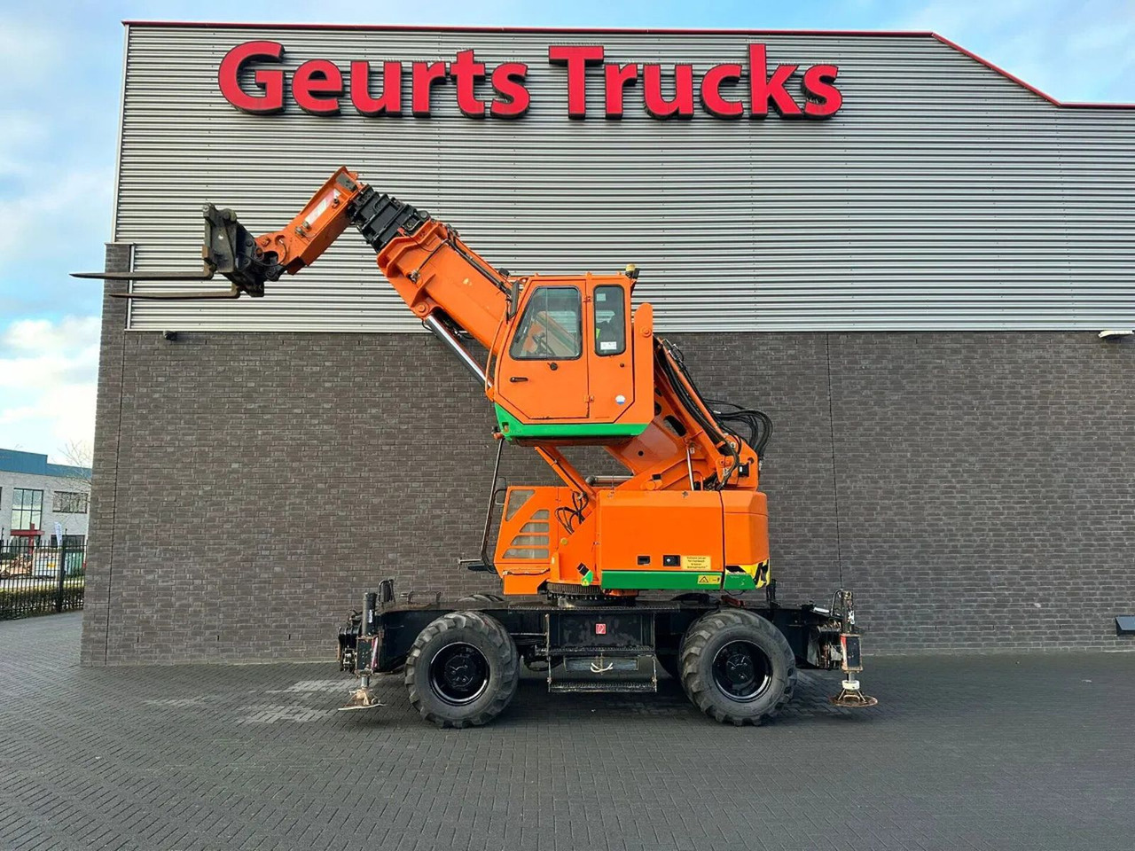 Sennebogen 608 MULTICRANE/ROUGH TERRAIN CRANE + JIB - 塔式起重机:图3 Sennebogen 608 MULTICRANE/ROUGH TERRAIN CRANE + JIB - 塔式起重机:图3