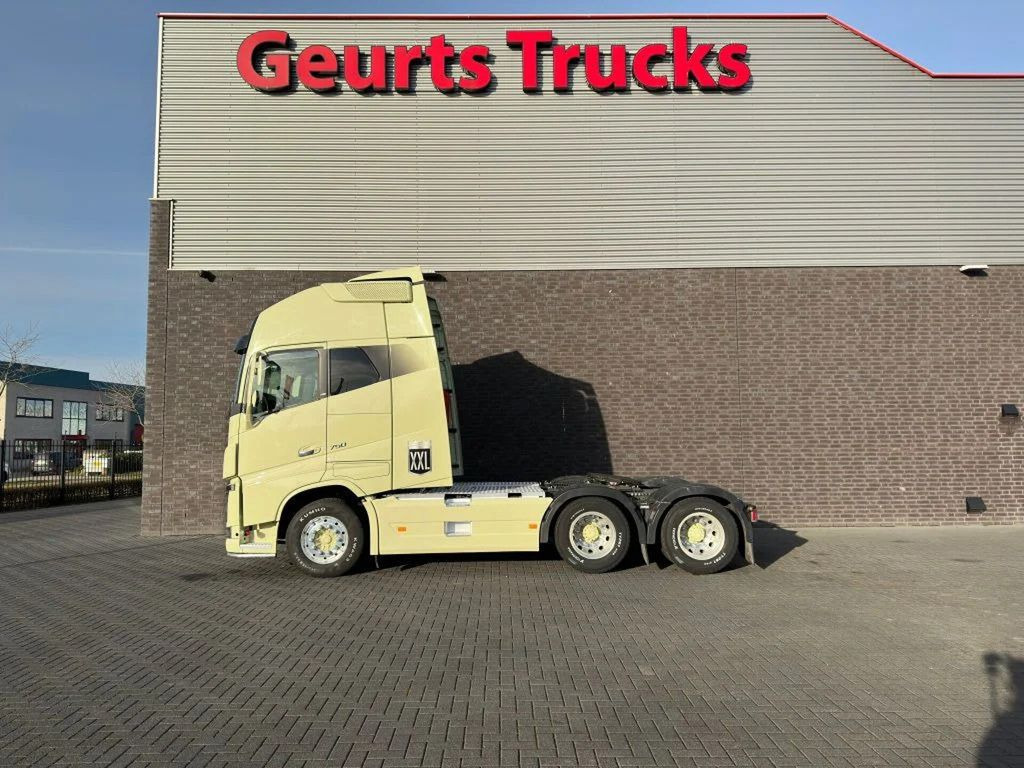 Volvo FH 16.750 6X4 XXL CABINE TREKKER/SZM/TRACTOR - 牵引车:图1 Volvo FH 16.750 6X4 XXL CABINE TREKKER/SZM/TRACTOR - 牵引车:图1
