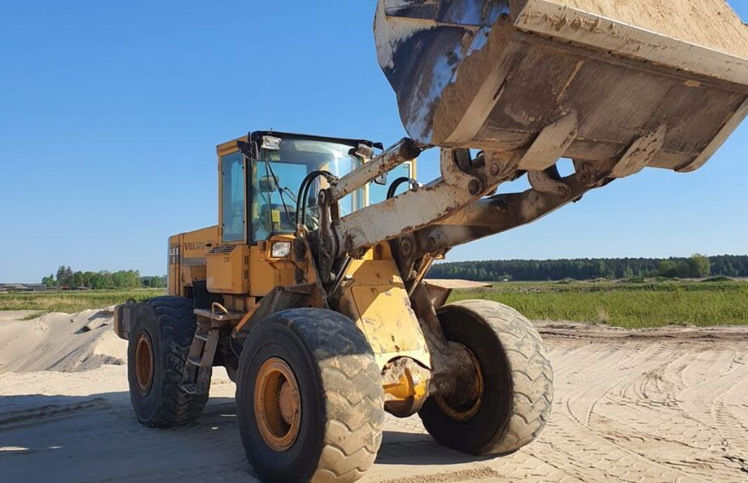 VOLVO L120B - 轮式装载机:图1 VOLVO L120B - 轮式装载机:图1