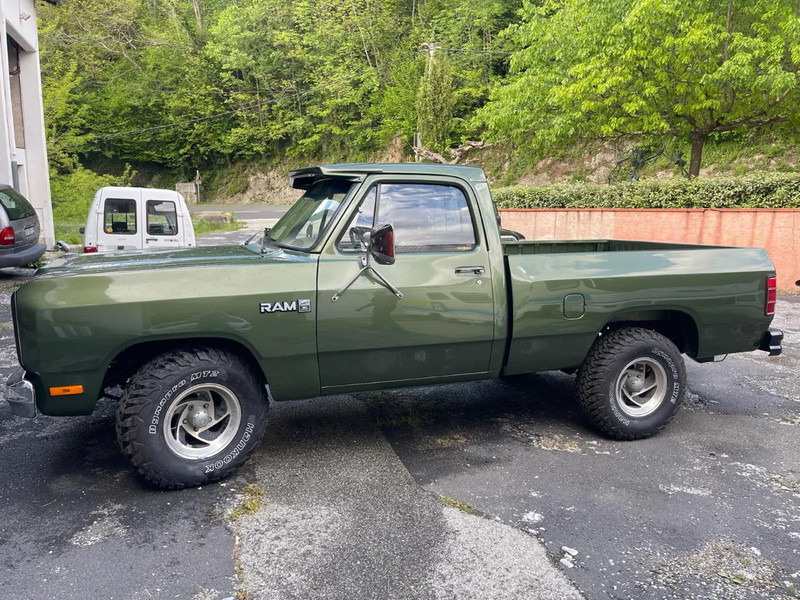 Dodge Ram 150 Custom V8 Benzine - 皮卡车:图2 Dodge Ram 150 Custom V8 Benzine - 皮卡车:图2