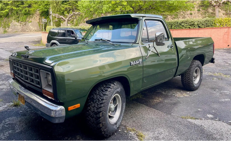 Dodge Ram 150 Custom V8 Benzine - 皮卡车:图1 Dodge Ram 150 Custom V8 Benzine - 皮卡车:图1