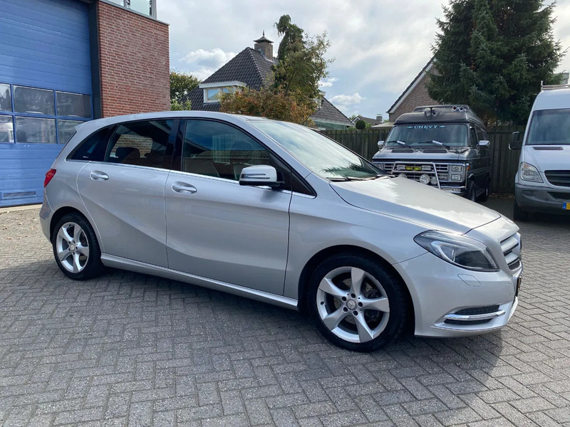 Mercedes-Benz B-Klasse 180 Ambition autom. panoramadak - 越野车:图2 Mercedes-Benz B-Klasse 180 Ambition autom. panoramadak - 越野车:图2