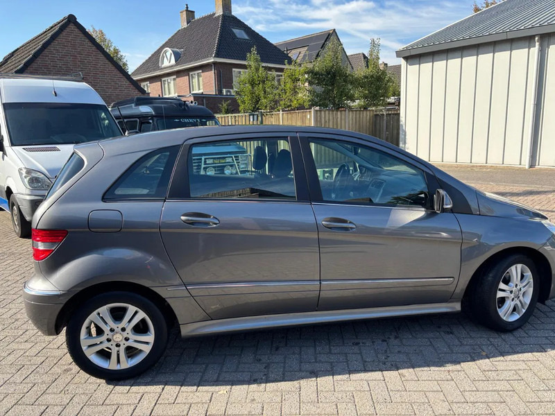 Mercedes-Benz B-Klasse B 180 Automaat Trekhaak - 汽车:图2 Mercedes-Benz B-Klasse B 180 Automaat Trekhaak - 汽车:图2