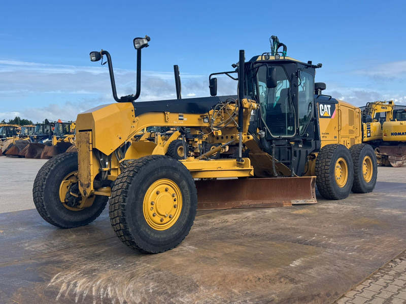 Caterpillar 140M2 AWD - 平路机:图2 Caterpillar 140M2 AWD - 平路机:图2