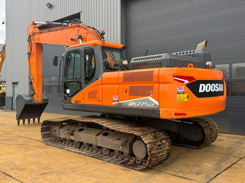 Doosan DX225LC-7 - 履带式挖掘机:图3 Doosan DX225LC-7 - 履带式挖掘机:图3