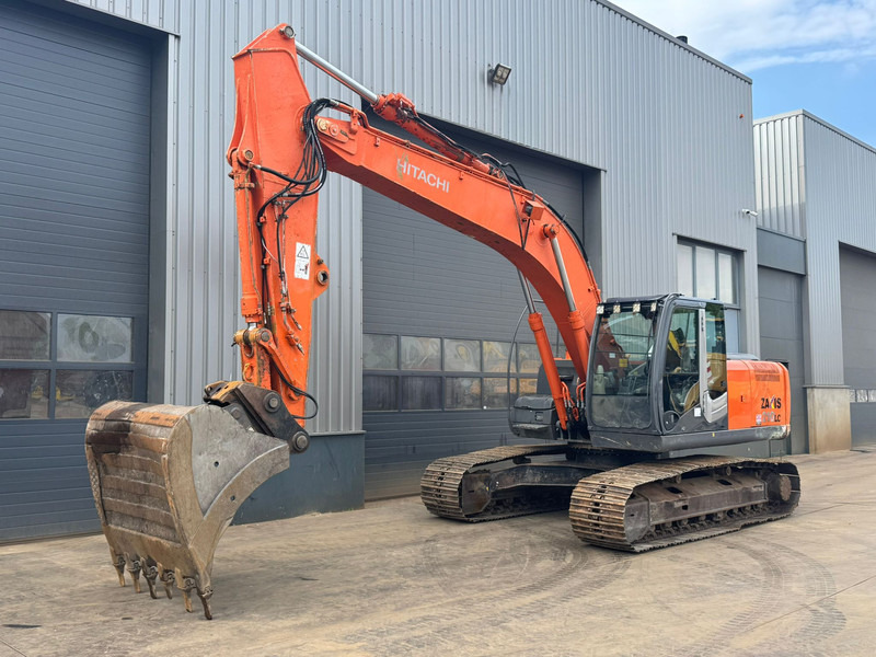 Hitachi ZX210LC-3 - 履带式挖掘机:图2 Hitachi ZX210LC-3 - 履带式挖掘机:图2
