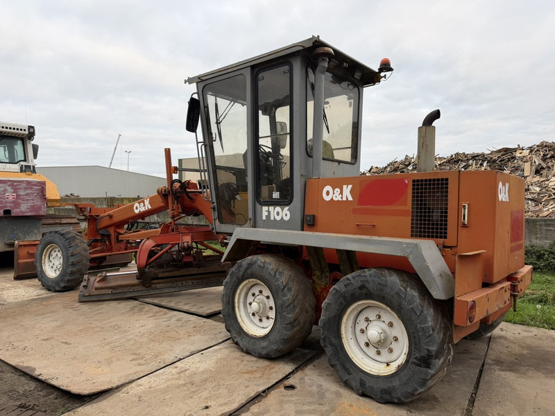 O & K F106A Motor Grader 6x6 - 平路机:图2 O & K F106A Motor Grader 6x6 - 平路机:图2