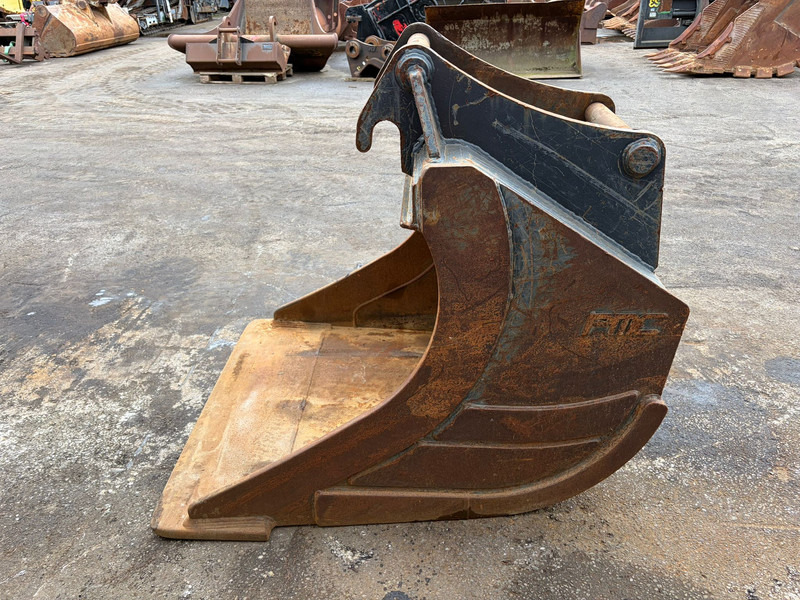 PMC S70 DGB223 1200L 1200mm Bucket - 铲斗:图2 PMC S70 DGB223 1200L 1200mm Bucket - 铲斗:图2