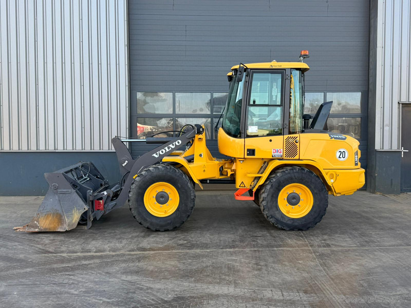 Volvo L30G - 轮式装载机:图1 Volvo L30G - 轮式装载机:图1