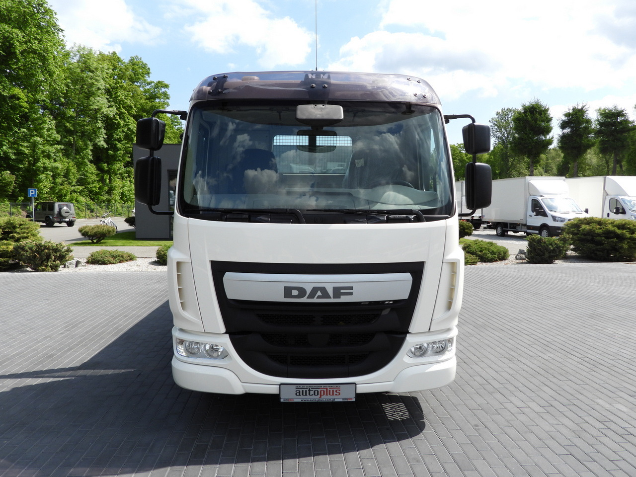 DAF LF 180 THREE-WAY TIPPER CRUISE CONTROL LED LIGHTS AUTOMATIC TRANSMISSION TWIN WHEELS AIR CONDITIONING 180HP - 翻斗车:图5 DAF LF 180 THREE-WAY TIPPER CRUISE CONTROL LED LIGHTS AUTOMATIC TRANSMISSION TWIN WHEELS AIR CONDITIONING 180HP - 翻斗车:图5
