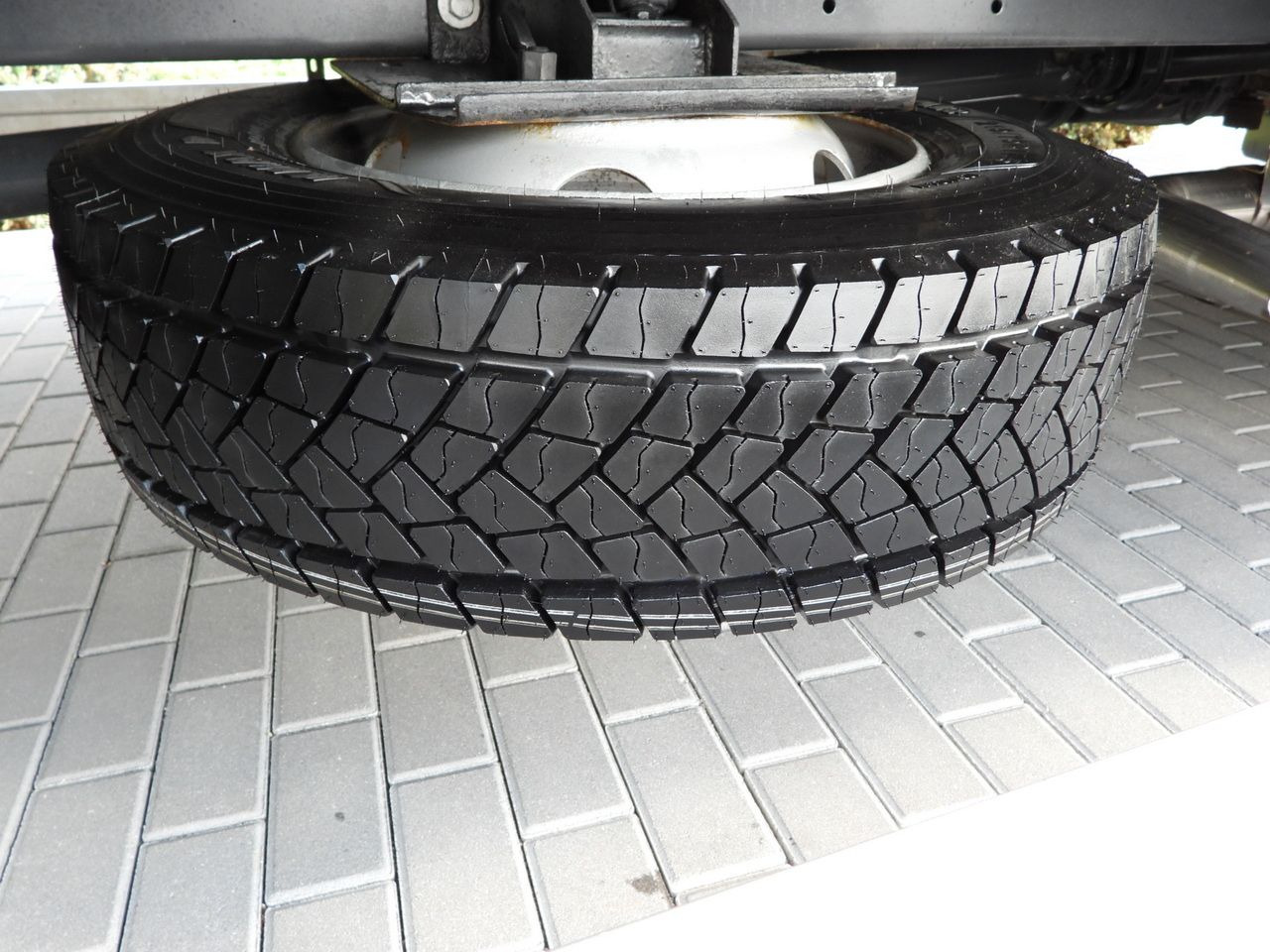 集装箱运输车/ 可拆卸车身的卡车 DAF LF 230 CONTAINER CARRIER PLATFORM + TRAILER WEBASTO CRUISE CONTROL LED LIGHTS PNEUMATICS AUTOMATIC TRANSMISSION  TWIN WHEELS AIR CONDITIONING  230HP：图24