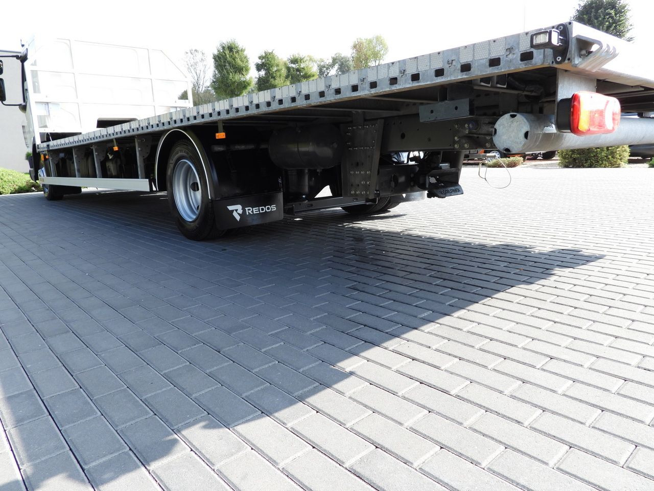 集装箱运输车/ 可拆卸车身的卡车 DAF LF 230 CONTAINER CARRIER PLATFORM + TRAILER WEBASTO CRUISE CONTROL LED LIGHTS PNEUMATICS AUTOMATIC TRANSMISSION  TWIN WHEELS AIR CONDITIONING  230HP：图15