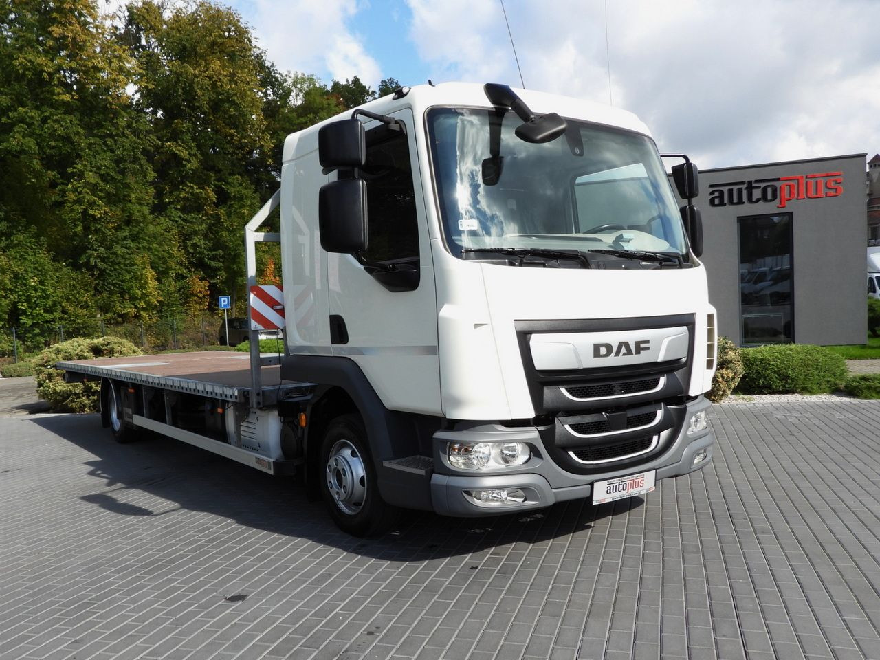 集装箱运输车/ 可拆卸车身的卡车 DAF LF 230 CONTAINER CARRIER PLATFORM + TRAILER WEBASTO CRUISE CONTROL LED LIGHTS PNEUMATICS AUTOMATIC TRANSMISSION  TWIN WHEELS AIR CONDITIONING  230HP：图28