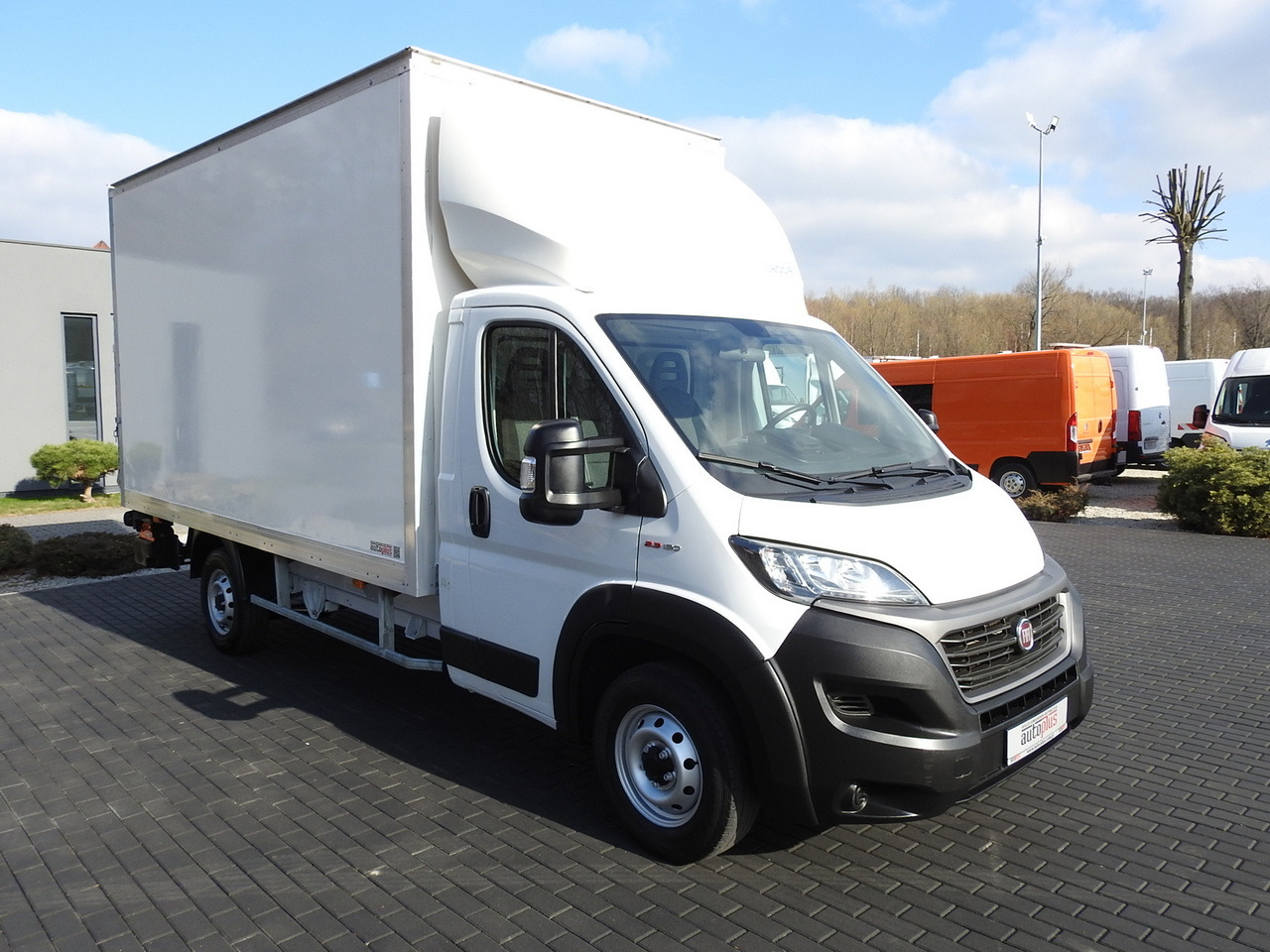FIAT DUCATO BOX LIFT 8 PALLETS CRUISE CONTROL NAVIGATION LED LIGHTS AIR CONDITIONING 130HP - 厢式货车:图4 FIAT DUCATO BOX LIFT 8 PALLETS CRUISE CONTROL NAVIGATION LED LIGHTS AIR CONDITIONING 130HP - 厢式货车:图4