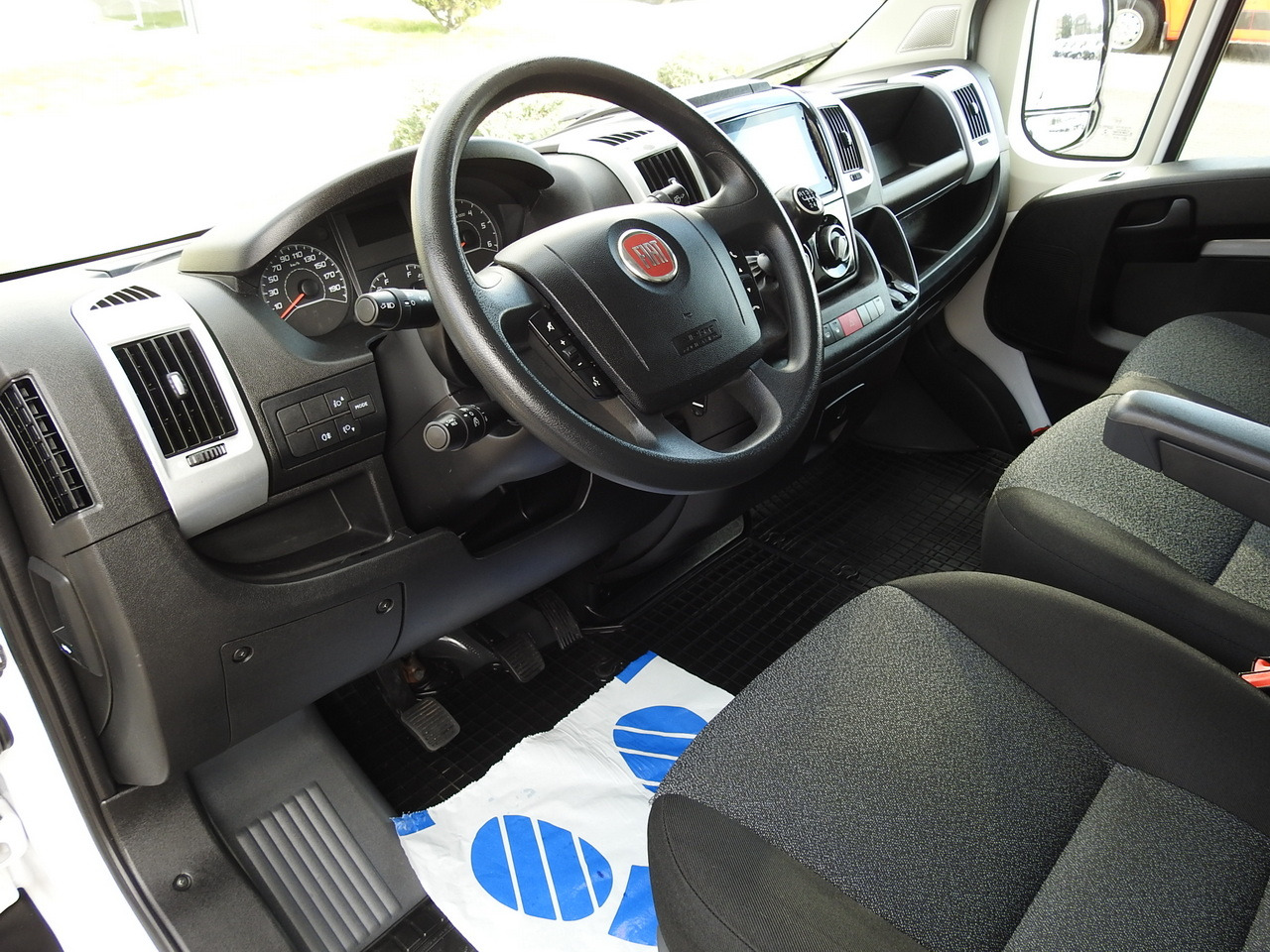 FIAT DUCATO BOX LIFT 8 PALLETS CRUISE CONTROL NAVIGATION LED LIGHTS AIR CONDITIONING 130HP - 厢式货车:图2 FIAT DUCATO BOX LIFT 8 PALLETS CRUISE CONTROL NAVIGATION LED LIGHTS AIR CONDITIONING 130HP - 厢式货车:图2