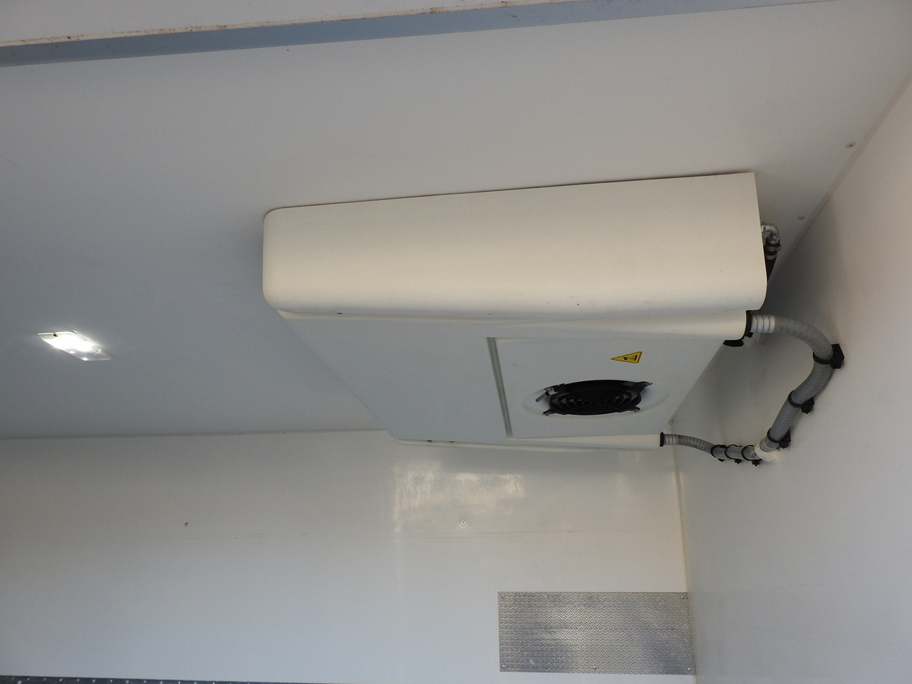 冷藏货车 FIAT DUCATO REFRIGERATOR VAN -10*C POWER SUPPLY 230V AIR CONDITIONING  175HP：图26