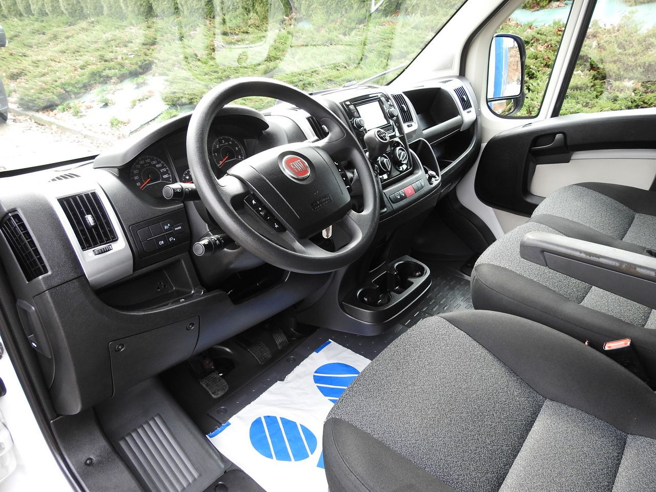 FIAT DUCATO TARPAULIN LIFT 9 PALLETS WEBASTO CRUISE CONTROL A/C LED LAMP 180HP - 侧帘货车:图2 FIAT DUCATO TARPAULIN LIFT 9 PALLETS WEBASTO CRUISE CONTROL A/C LED LAMP 180HP - 侧帘货车:图2