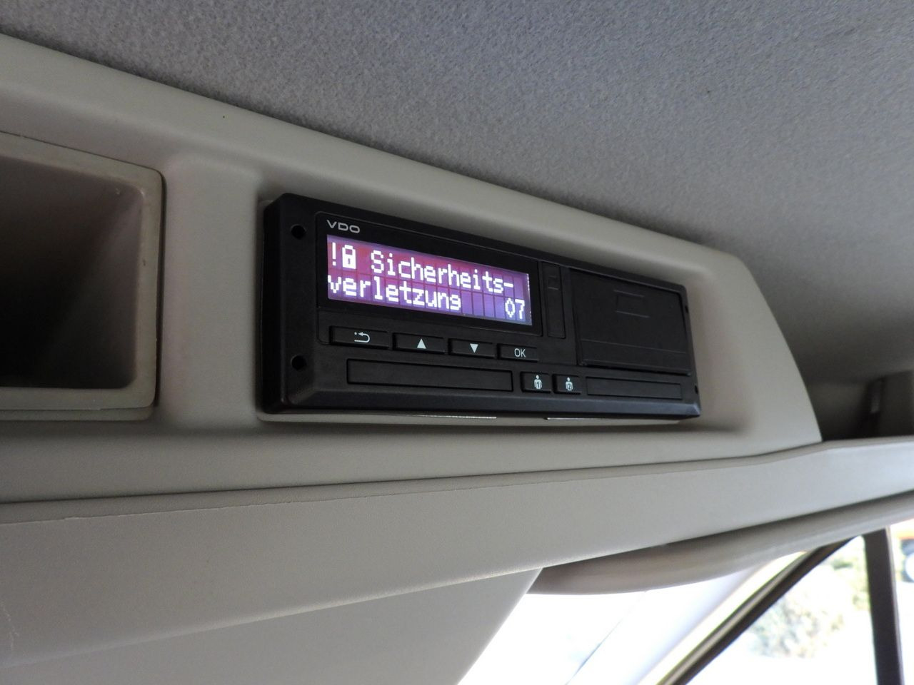 FORD TRANSIT 4x4 STAKE BODY DOUBLE CABIN DOKA 6 SEATS CRUISE CONTROL LED LIGHTS AIR CONDITIONING 170HP - 康比货车:图5 FORD TRANSIT 4x4 STAKE BODY DOUBLE CABIN DOKA 6 SEATS CRUISE CONTROL LED LIGHTS AIR CONDITIONING 170HP - 康比货车:图5