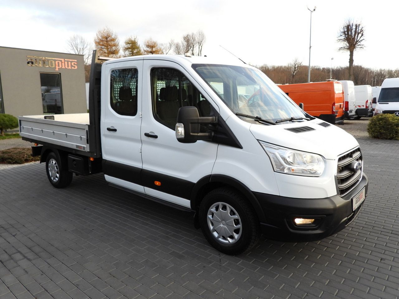 FORD TRANSIT 4x4 STAKE BODY DOUBLE CABIN DOKA 6 SEATS CRUISE CONTROL LED LIGHTS AIR CONDITIONING 170HP - 康比货车:图4 FORD TRANSIT 4x4 STAKE BODY DOUBLE CABIN DOKA 6 SEATS CRUISE CONTROL LED LIGHTS AIR CONDITIONING 170HP - 康比货车:图4