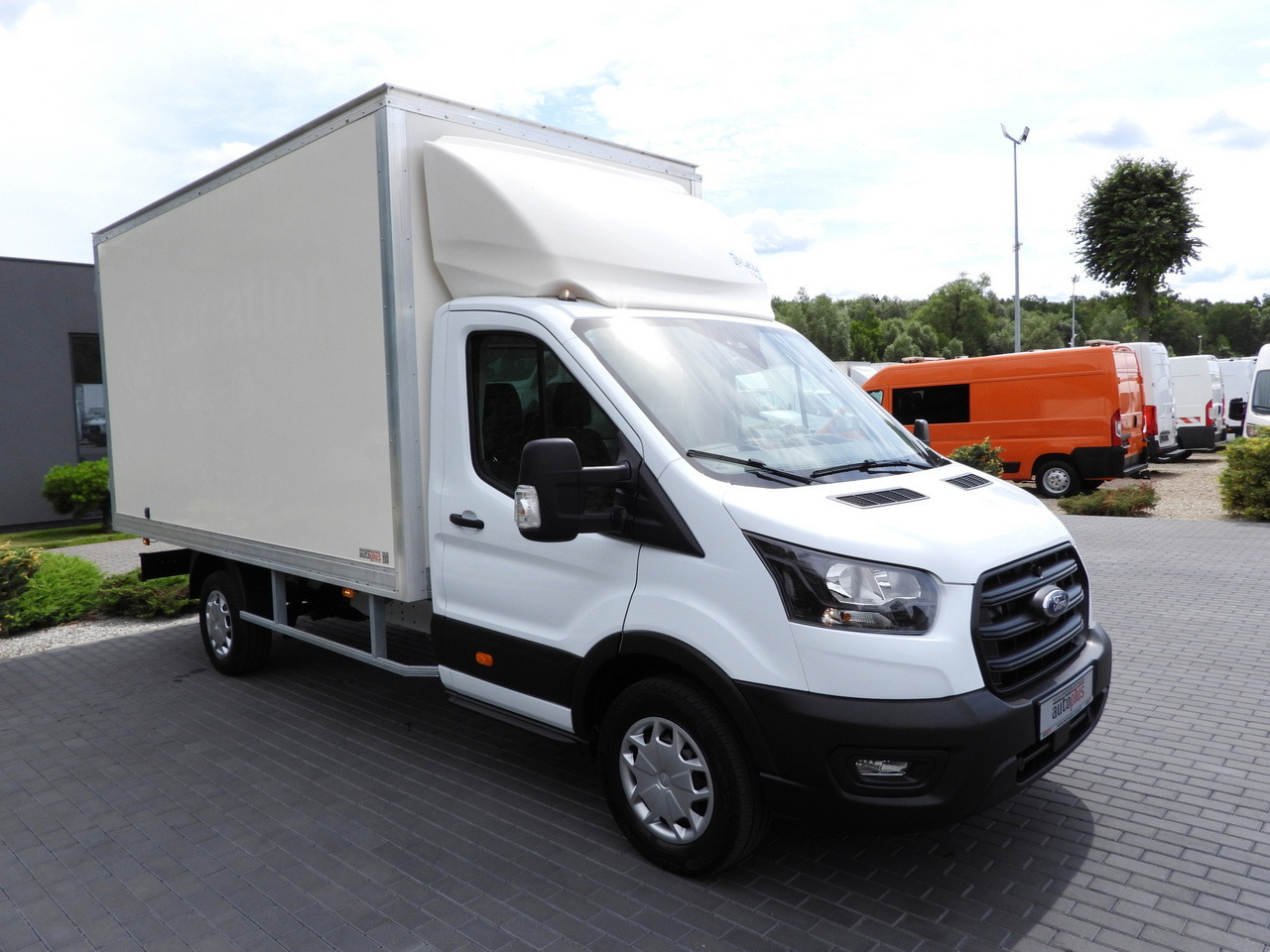 FORD TRANSIT BOX 8 PALLETS CRUISE CONTROL AIR CONDITIONING 130HP - 厢式货车:图4 FORD TRANSIT BOX 8 PALLETS CRUISE CONTROL AIR CONDITIONING 130HP - 厢式货车:图4