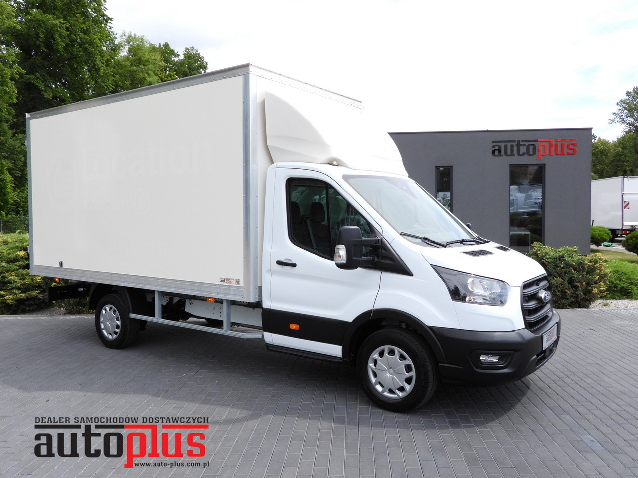 FORD TRANSIT BOX 8 PALLETS CRUISE CONTROL AIR CONDITIONING 130HP - 厢式货车:图1 FORD TRANSIT BOX 8 PALLETS CRUISE CONTROL AIR CONDITIONING 130HP - 厢式货车:图1