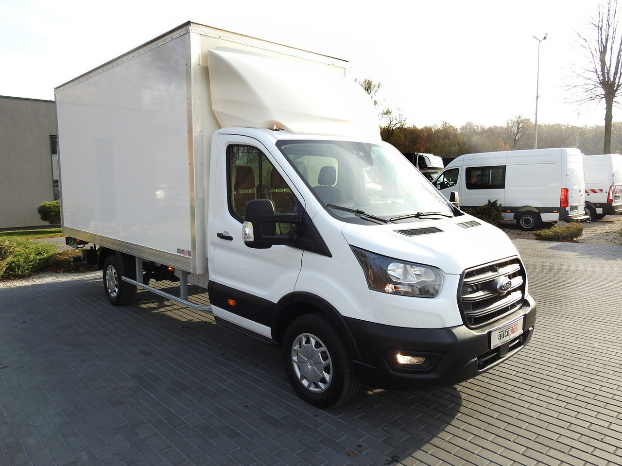 FORD TRANSIT BOX LIFT 8 PALLETS CRUISE CONTROL AIR CONDITIONING 130HP - 厢式货车:图4 FORD TRANSIT BOX LIFT 8 PALLETS CRUISE CONTROL AIR CONDITIONING 130HP - 厢式货车:图4