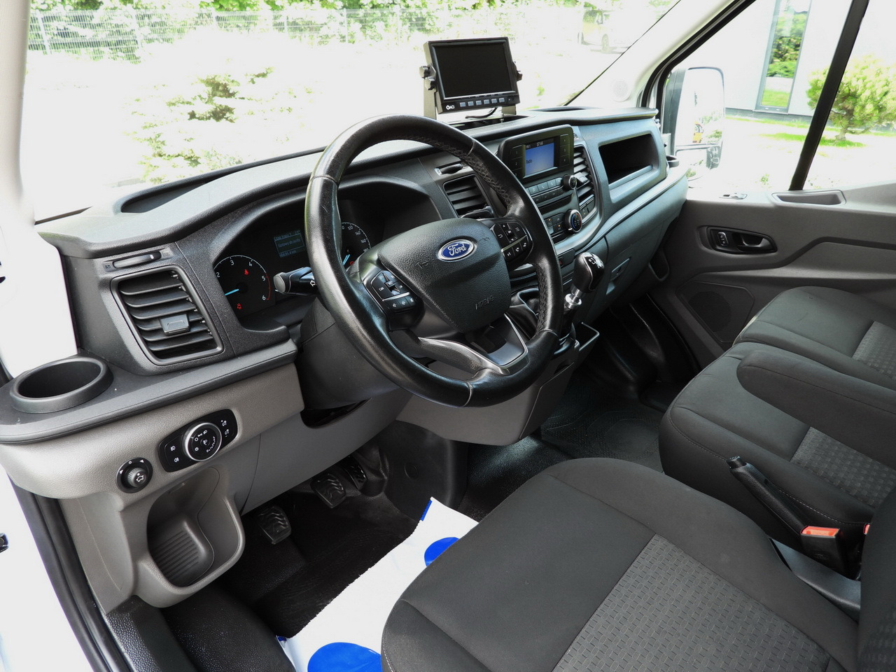 FORD TRANSIT BOX LIFT 8 PALLETS CRUISE CONTROL LED LIGHTS TWIN WHEELS AIR CONDITIONING 130HP - 冷藏货车:图2 FORD TRANSIT BOX LIFT 8 PALLETS CRUISE CONTROL LED LIGHTS TWIN WHEELS AIR CONDITIONING 130HP - 冷藏货车:图2