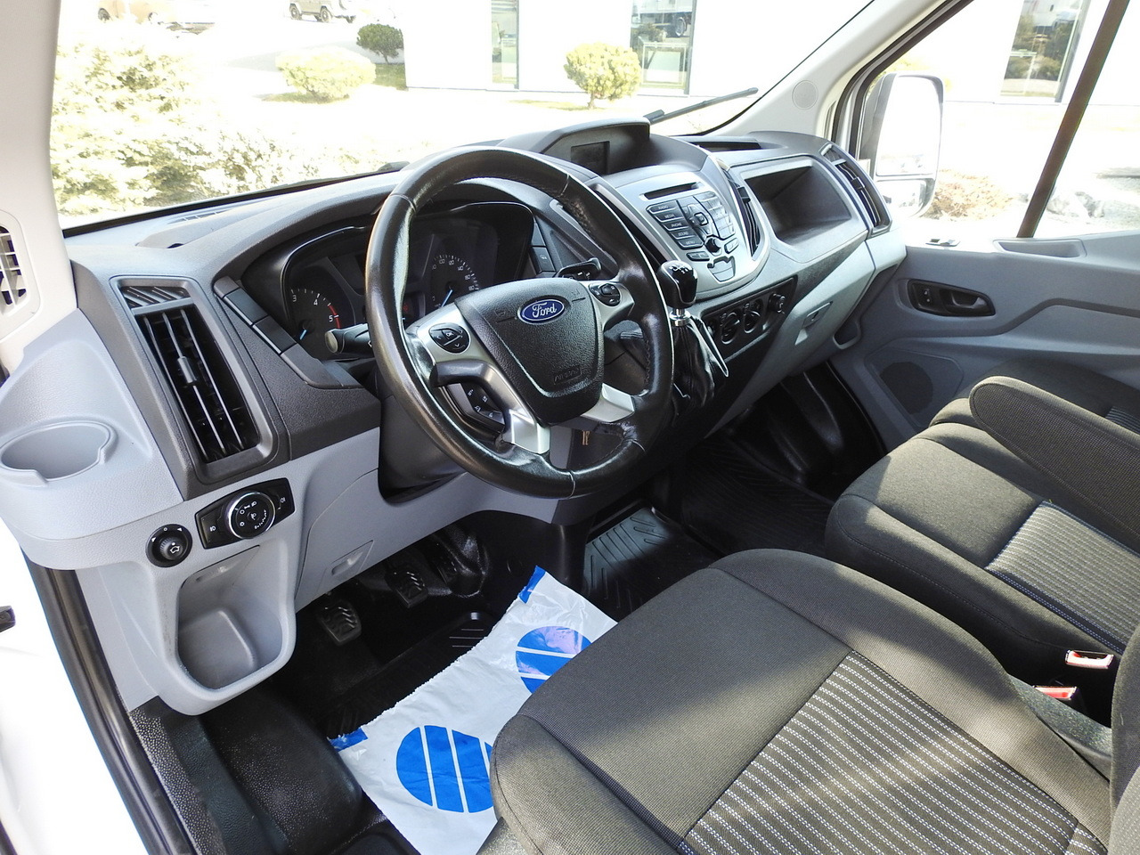 FORD TRANSIT BOX LIFT 8 PALLETS CRUISE CONTROL LED LIGHTS TWIN WHEELS AIR CONDITIONING 170HP - 厢式货车:图2 FORD TRANSIT BOX LIFT 8 PALLETS CRUISE CONTROL LED LIGHTS TWIN WHEELS AIR CONDITIONING 170HP - 厢式货车:图2