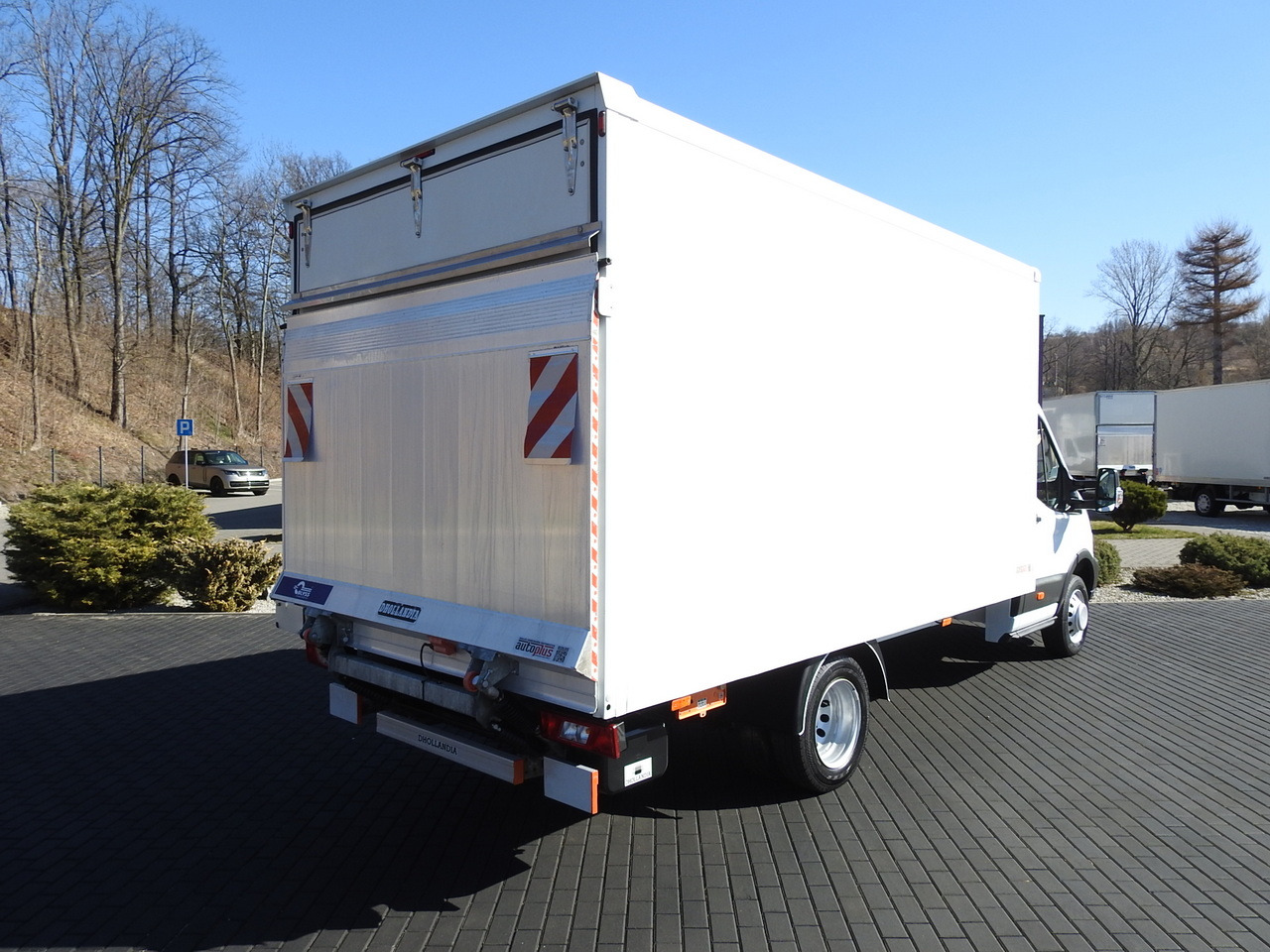 FORD TRANSIT  BOX LIFT 8 PALLETS TWIN WHEELS AIR CONDITIONING  130HP - 厢式货车:图3 FORD TRANSIT  BOX LIFT 8 PALLETS TWIN WHEELS AIR CONDITIONING  130HP - 厢式货车:图3