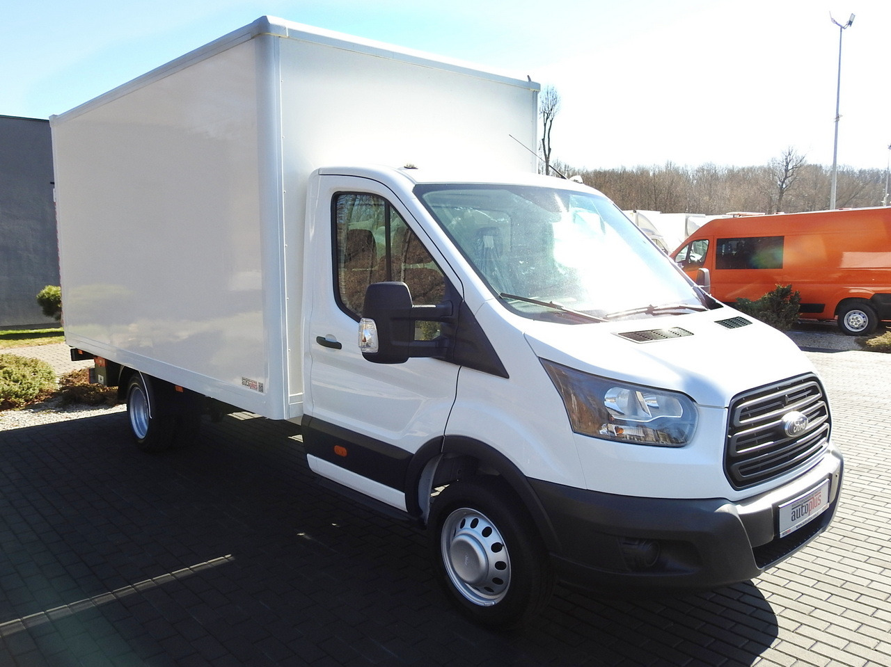 FORD TRANSIT BOX LIFT 8 PALLETS TWIN WHEELS AIR CONDITIONING 130HP - 厢式货车:图4 FORD TRANSIT BOX LIFT 8 PALLETS TWIN WHEELS AIR CONDITIONING 130HP - 厢式货车:图4