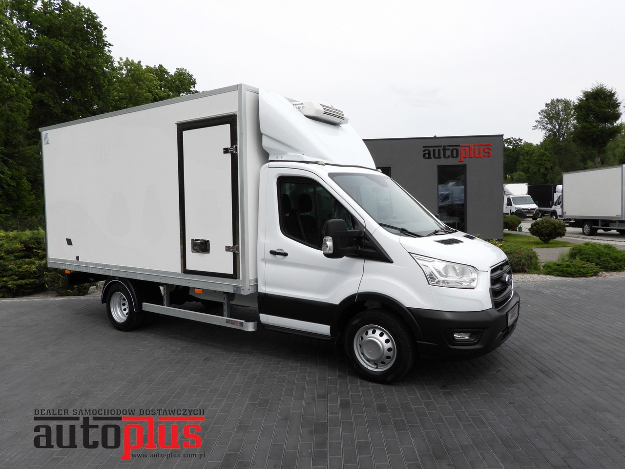FORD TRANSIT BOX / REFRIGERATOR BOX 5*C / CRUISE CONTROL LED LIGHTS TWIN WHEELS AIR CONDITIONING 130HP - 厢式货车:图1 FORD TRANSIT BOX / REFRIGERATOR BOX 5*C / CRUISE CONTROL LED LIGHTS TWIN WHEELS AIR CONDITIONING 130HP - 厢式货车:图1