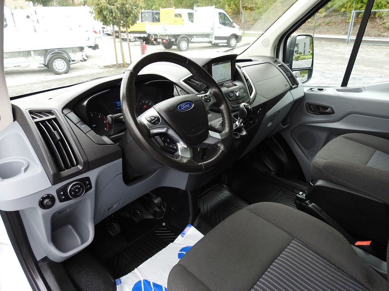 FORD TRANSIT REFRIGERATOR VAN 0*C HEATING FUNCTION POWER SUPPLY 230V CRUISE CONTROL NAVIGATION AIR CONDITIONING LED LIGHTS 130HP - 冷藏货车:图2 FORD TRANSIT REFRIGERATOR VAN 0*C HEATING FUNCTION POWER SUPPLY 230V CRUISE CONTROL NAVIGATION AIR CONDITIONING LED LIGHTS 130HP - 冷藏货车:图2