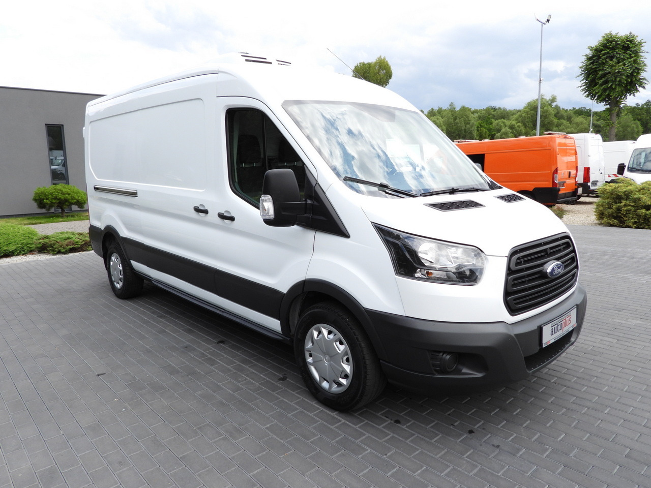 FORD TRANSIT REFRIGERATOR VAN 5*C AIR CONDITIONING 105HP - 冷藏货车:图4 FORD TRANSIT REFRIGERATOR VAN 5*C AIR CONDITIONING 105HP - 冷藏货车:图4