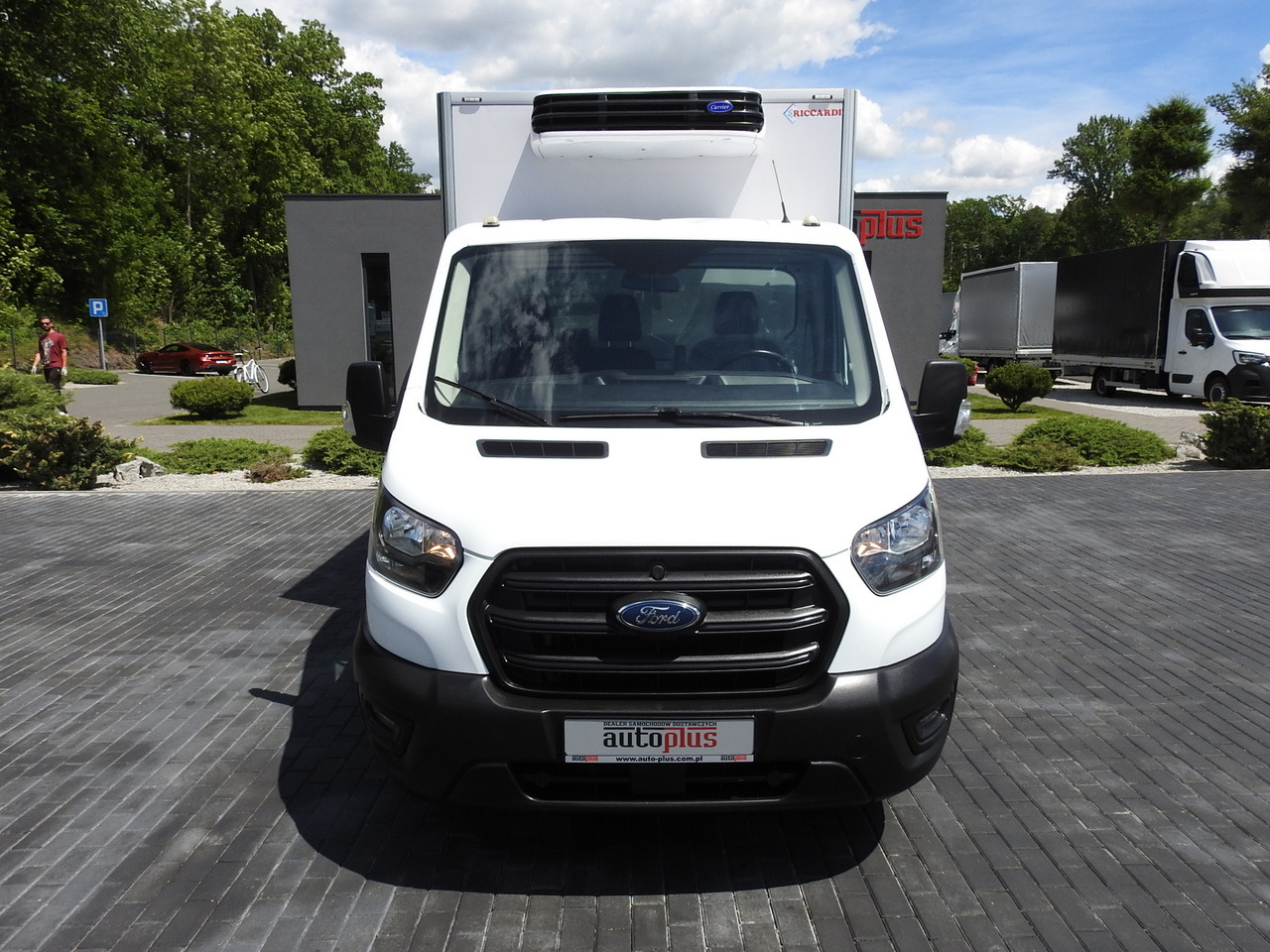 FORD TRANSIT REGRIGERATOR BOX 0*C POWER SUPPLY 230V CRUISE CONTROL AIR CONDITIONING TWIN WHEELS 170HP - 冷藏货车:图5 FORD TRANSIT REGRIGERATOR BOX 0*C POWER SUPPLY 230V CRUISE CONTROL AIR CONDITIONING TWIN WHEELS 170HP - 冷藏货车:图5