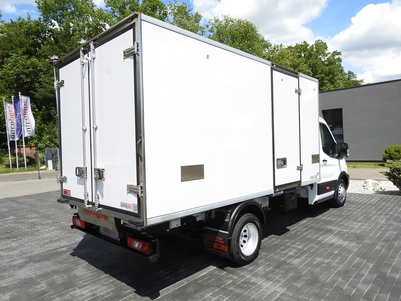 FORD TRANSIT REGRIGERATOR BOX 0*C POWER SUPPLY 230V CRUISE CONTROL AIR CONDITIONING TWIN WHEELS 170HP - 冷藏货车:图3 FORD TRANSIT REGRIGERATOR BOX 0*C POWER SUPPLY 230V CRUISE CONTROL AIR CONDITIONING TWIN WHEELS 170HP - 冷藏货车:图3